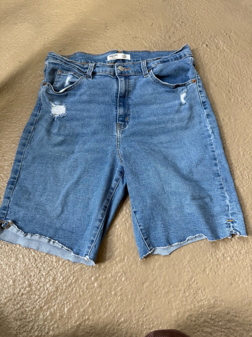 Signature by Levi Strauss Medium Blue Frayed Hem Jean Shorts size 14